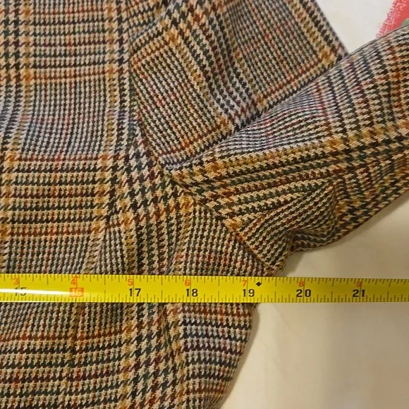 Nina Mclemore wool brown jacket and skirt,size 12. Used. Looks new.